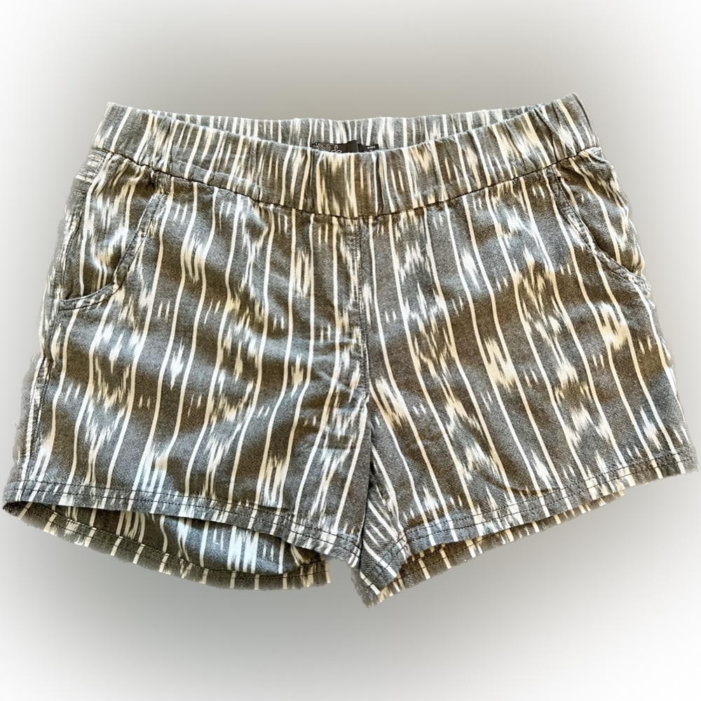 PrAna lightweight, pull on shorts. Size medium.